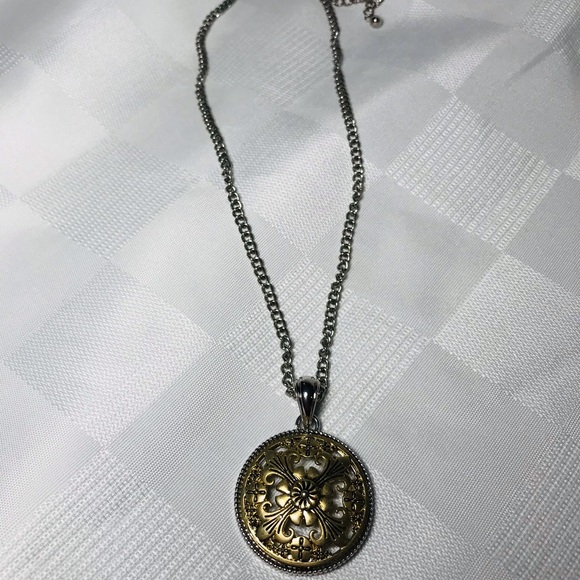 NWT Lia Sophia Set - Picture 3 of 4